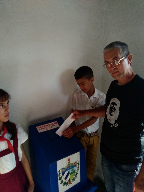 trabajadorPLanta Mecanica referendo constitucional