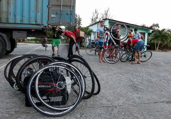 Ambiente en la villa el Jamal previo al inicio del VI Clásico Nacional de Ciclismo de Ruta, el 5 de Marzo de 2019 en Guantánamo, Cuba. FOTO: Calixto N. Llanes/Periódico JIT (Cuba)