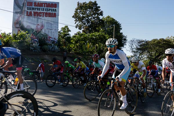 Salida oficial de la tercera etapa (Santiago de Cuba-Holguín 142 km) del VI Clásico Nacional de Ciclismo de Ruta, el 9 de Marzo de 2019 en Santiago de Cuba, Cuba. FOTO: Calixto N. Llanes/Periódico JIT (Cuba)