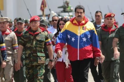La unión cívico-militar venezolana y los peregrinos del siglo XVII de las Trece Colonias