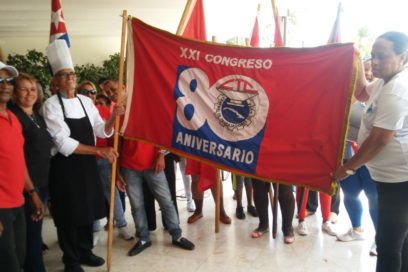 Bandera XXI Congreso estimula  planes económicos en Matanzas