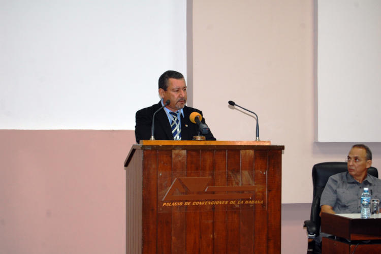Antonio Rodríguez Rodríguez, presidente del INRH, tuvo a su cargo las palabras de bienvenida. Foto: Barreras Ferrán.