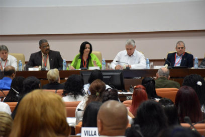 Presidente cubano llama a defender concepto de Estado socialista de derecho (+Fotos)