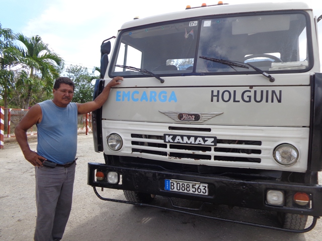 Los carros de Servicar se mantienen bien cuidados, sobre todo por el sentido de pertenencia de sus choferes. Foto: Lianne Fonseca