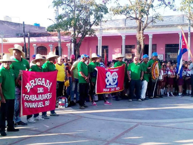 Acto de abanderamiento y despedida efectuado en la ciudad de Pinar del Río. Foto: Tomada de Guerrillero.cu