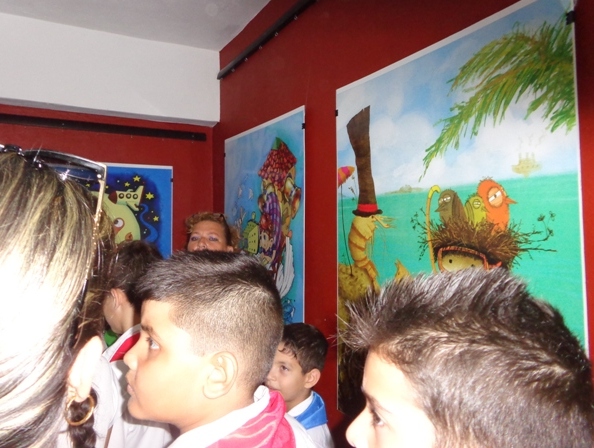 Pioneros holguineros disfrutaron de las ilustraciones de los libros infantiles Musgo que crece en la luz y Viento Sur. Fotos: De la autora