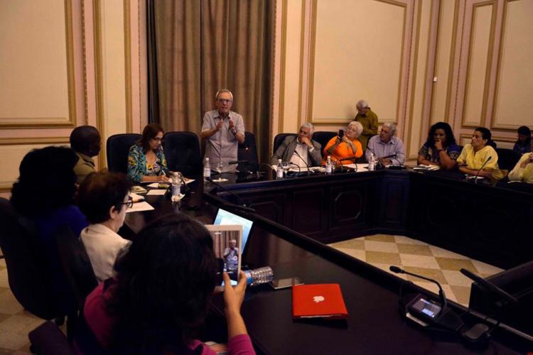 El diputado Eusebio Leal Spengler, historiador de La Habana, realizó una emotiva intervención sobre los orígenes y significación de los símbolos nacionales. Foto: Tony Hernández Mena