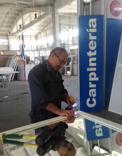 Diversificar surtidos que aporten a la sustitución de importaciones y buscar caminos para las exportaciones, se renuevan como propósitos para el 2019. Foto: Betty Beatón Ruiz