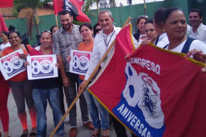 El estandarte que compromete