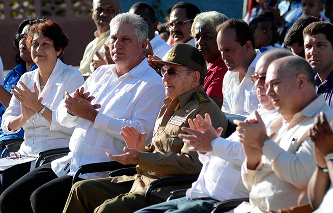 Raúl y Díaz-Canel participan en inauguración de escuela especial en Santiago de Cuba