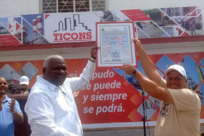 Reconoce Esteban Lazo esfuerzo de los habaneros tras paso del tornado (+Fotos)