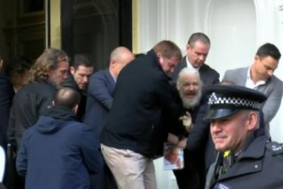 Arrestado Julian Assange en embajada de Ecuador en Londres (+ Video)
