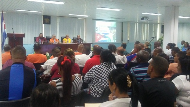 Encuentro con las máximas autoridades del Partido y el gobierno en la provincia. Foto: Adriana Rojas Preval