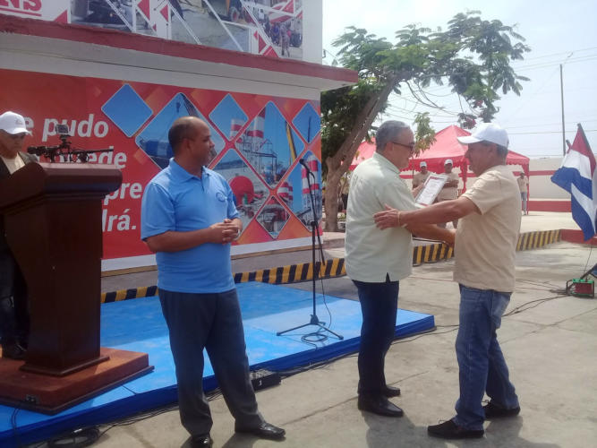 Reconoce Esteban Lazo esfuerzo de los habaneros tras paso del tornado