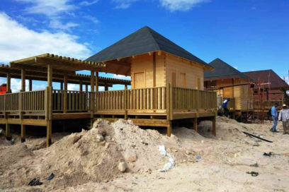 Constatan directivos sindicales esforzada labor de constructores en Varadero