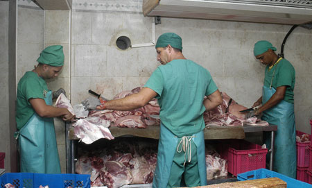 Trabajadores del Centro de Elaboración Especializada Segunda Orquídea de La Habana.