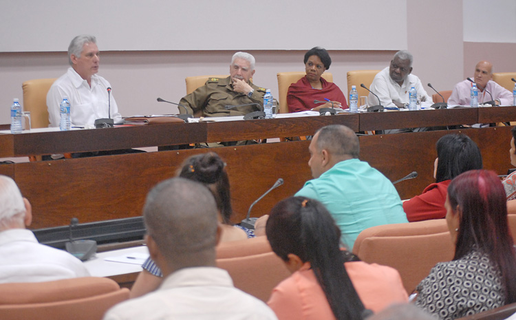 II y III sesiones extraordinarias De la asamblea nacional Del poder popular en Su IX legislatura Comisión de atención a Los servicios la habana 11 de abril 2019. Foto: HGBrito