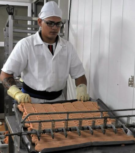 Esta máquina de corte es fruto del ingenio innovador del colectivo. Foto: Ángel Chimeno Pérez
