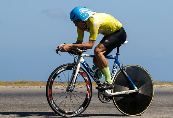 Frank Sosa durante la contrarreloj del VI Clásico Nacional de Ciclismo. Foto: Calixto Llanes.
