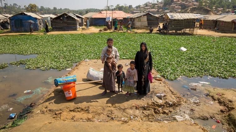 Trastornos medioambientales diversos están forzando a las familias al desplazamiento y la pobreza. Foto: Tomada de ACNUR