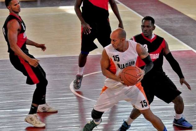 La Liga Superior de Baloncesto tiene a Villa Clara en la cima.