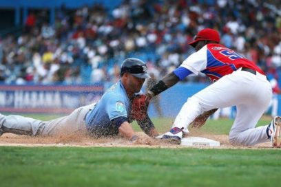 Acuerdo MLB-FCB: Detrás del ponche de Trump