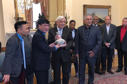 Respaldo a Cuba en Grecia