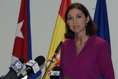 Recibe Cabrisas a ministra de Industria, Comercio y Turismo de España