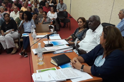 Esteban Lazo preside sesión extraordinaria de la Asamblea Provincial del Poder Popular en Sancti Spíritus