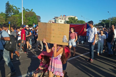 El primer desfile de Karlita