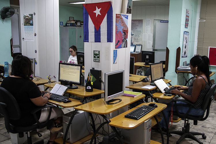 Al colectivo se han incorporado muchos jóvenes profesionales, aunque todavía en insuficiente cantidad en la redacción central y las corresponsalías, y se ha logrado una mezcla de experiencia y juventud. │Foto: Abel Padrón Padilla