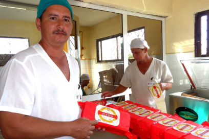 No solo agua le sobra a la leche (+Video)