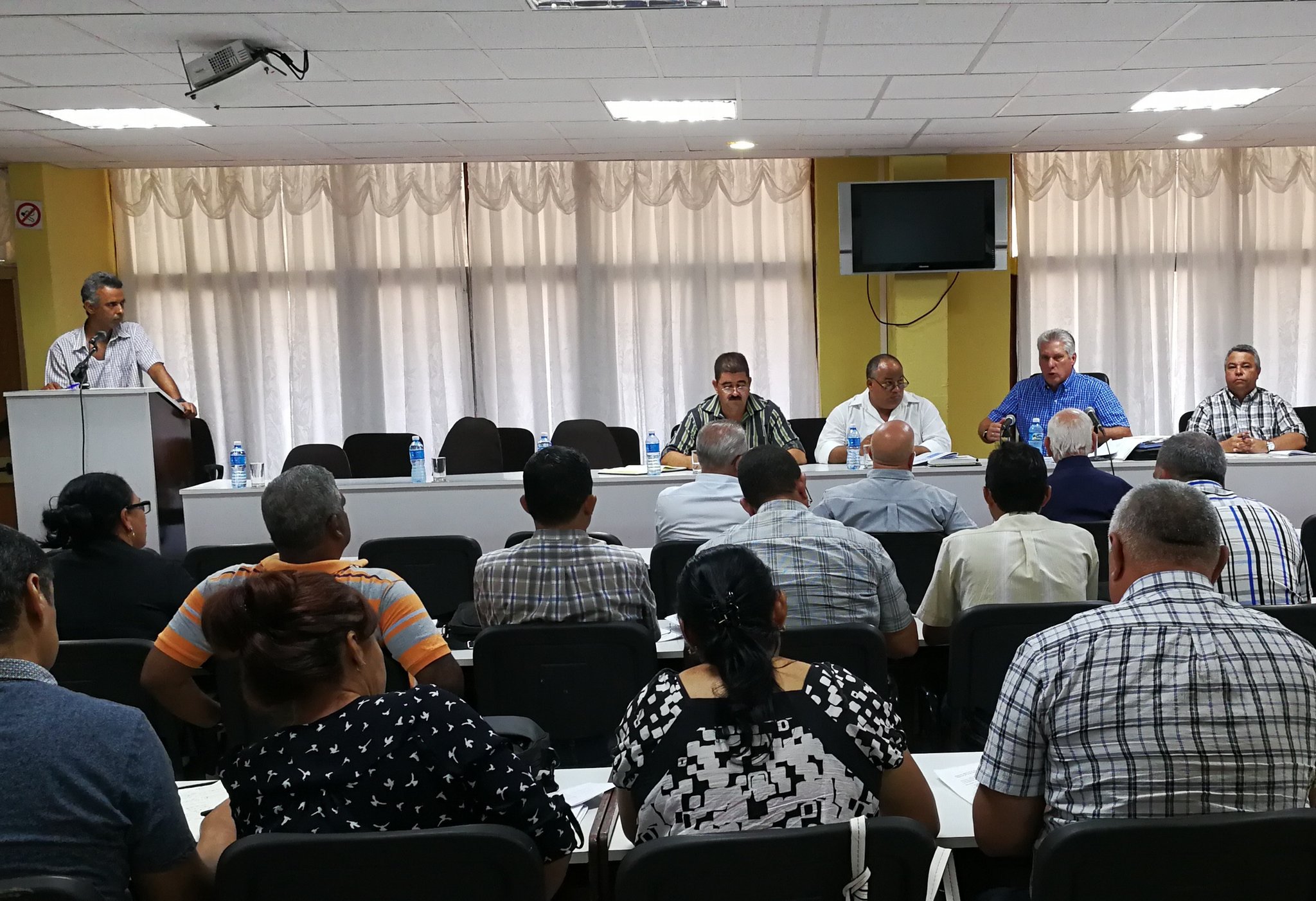Díaz-Canel prosigue visita gubernamental en Granma