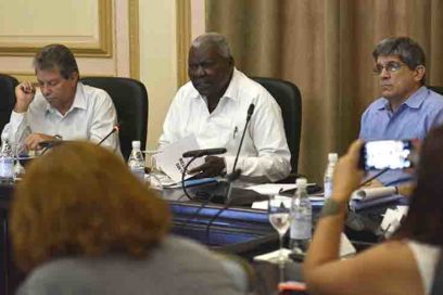 En encuentro de trabajo diputados cubanos analizan y condenan la Ley Helms-Burton