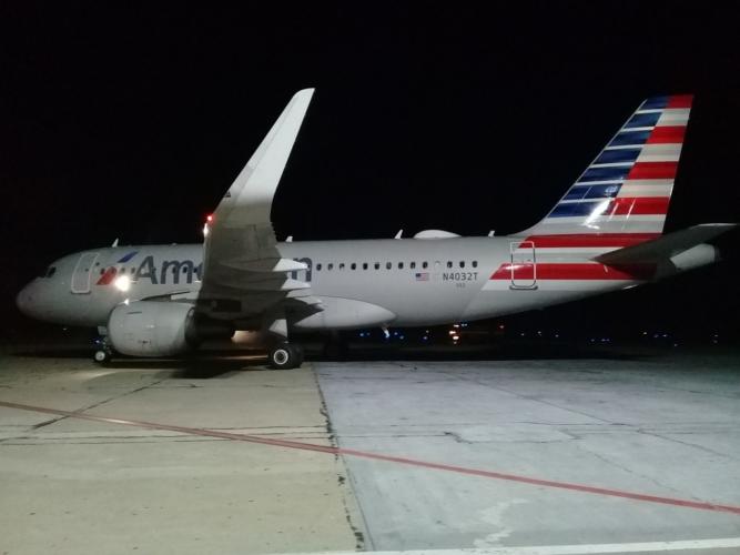 Aeronave Airbus A319 que realizará vuelos diarios a Santiago de Cuba, con capacidad para 128 personas. Foto: Betty Beatón Ruiz