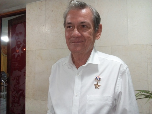 Osmundo Héctor Rodríguez, Héroe del Trabajo de la República de Cuba, enfatizó que el reciente XXI Congreso de la CTC fue una importante motivación para la marcha. Foto: Lianne Fonseca Diéguez