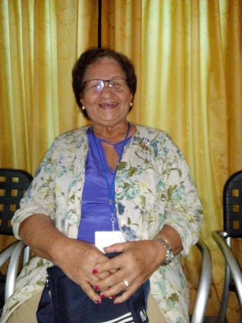 La Doctora en Ciencias Médicas y Heroína del Trabajo Pura Avilés recuerda entrañables momentos de la marcha proletaria del Primero de Mayo de 1960. Foto: Lianne Fonseca Diéguez