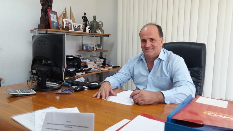 El señor Gonzalo Boluda Martínez, Máster en Economía, es gerente general de la empresa mixta Bravo S.A. desde hace 19 años. Es, además, miembro de la Central de Trabajadores de Cuba. Foto: Ana María García Horta