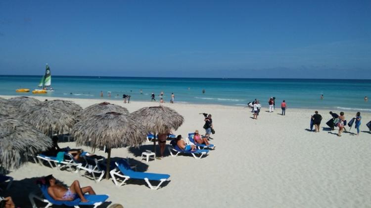 Luego de los trabajos en la duna, el tramo de playa de Iberostar se ha convertido en uno de los mejores del balneario de Varadero. Foto: Noryis