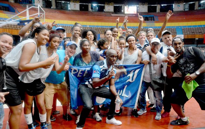Capitalinas, campeona de la Liga Superior de Baloncesto, rama femenina. Foto: Ricardo López Hevia