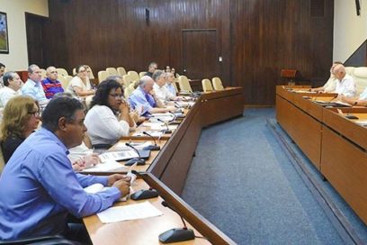 Reitera Díaz-Canel importancia de inversión extranjera y exportación en sectores clave de la economía