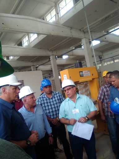 En la fábrica de producciones de minerales conoció que además de la producción de oro existe una minindustria de materiales de la construcción. Foto: Lourdes Rey Veitía