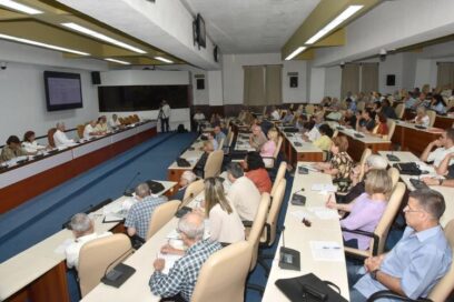 Pondera Díaz-Canel potencial científico de Cuba