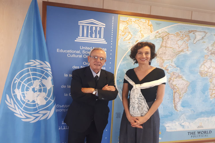 Directora de Unesco recibe a Eusebio Leal