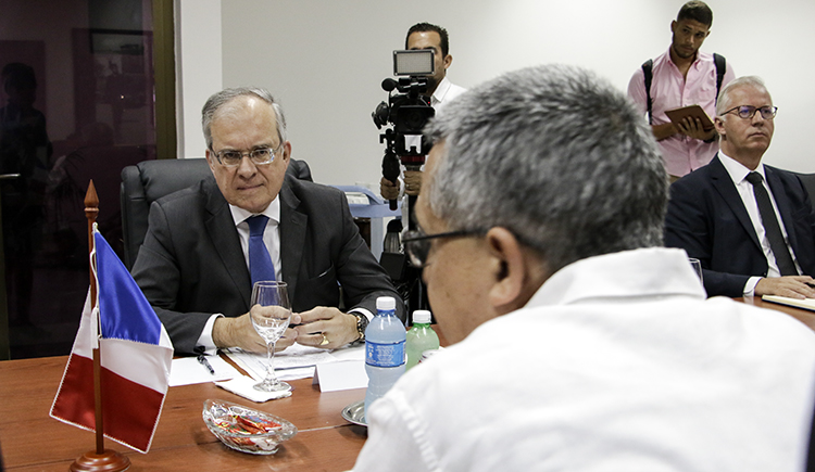 Consultas políticas entre Cuba y Francia