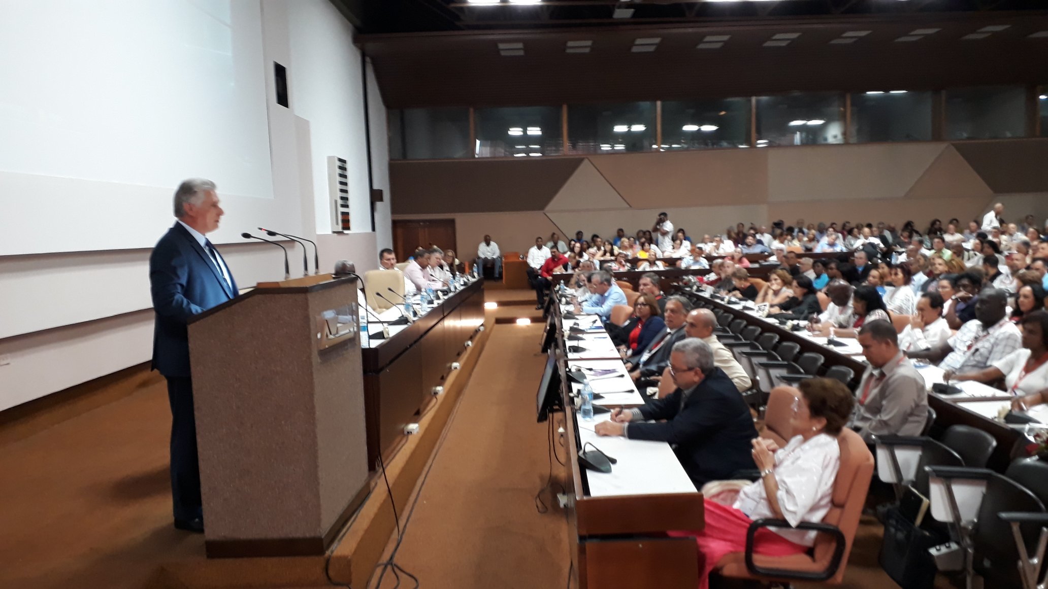 Díaz Canel clausura VIII congreso Anec junio 2019