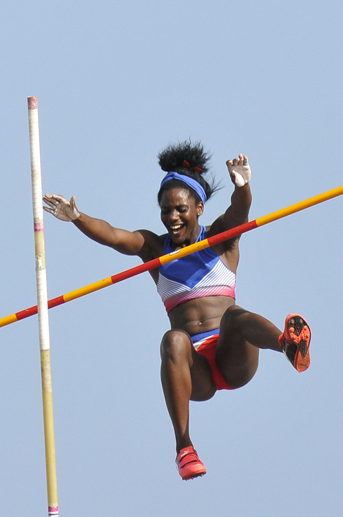Rosaidi Robles ganó el salto con pértiga con 4,20 metros. Foto: José Raúl Rodríguez Robleda
