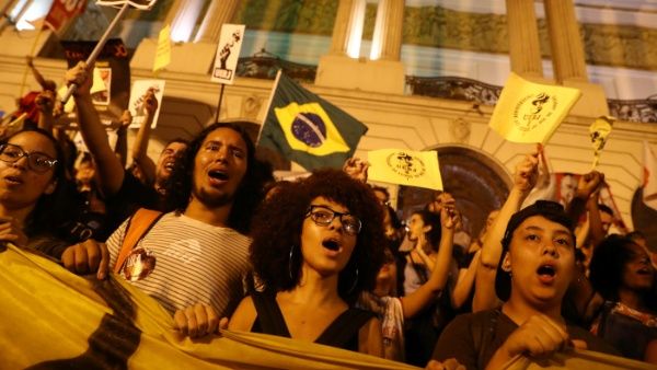 Los sindicatos y movimientos sociales brasileños realizan este viernes una huelga general contra la reforma jubilatoria. | Foto: Reuters