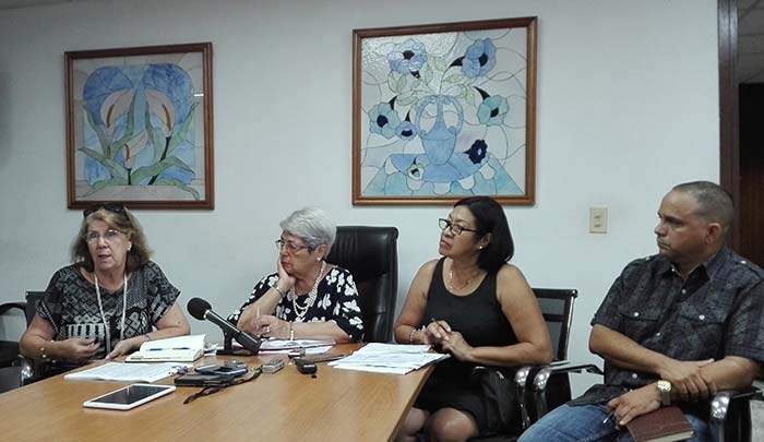 De izquierda a derecha, Mayra Martí Pérez, Nancy Fernández Rodríguez, Mariana de Jesús Pérez Periche y Ariel Castillo Rodríguez. Foto: Alina M. Lotti