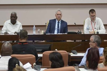 Cuba’s President Attends Congress of Economists and Accountants